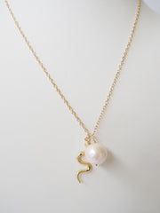 Une Perle Necklace-snake